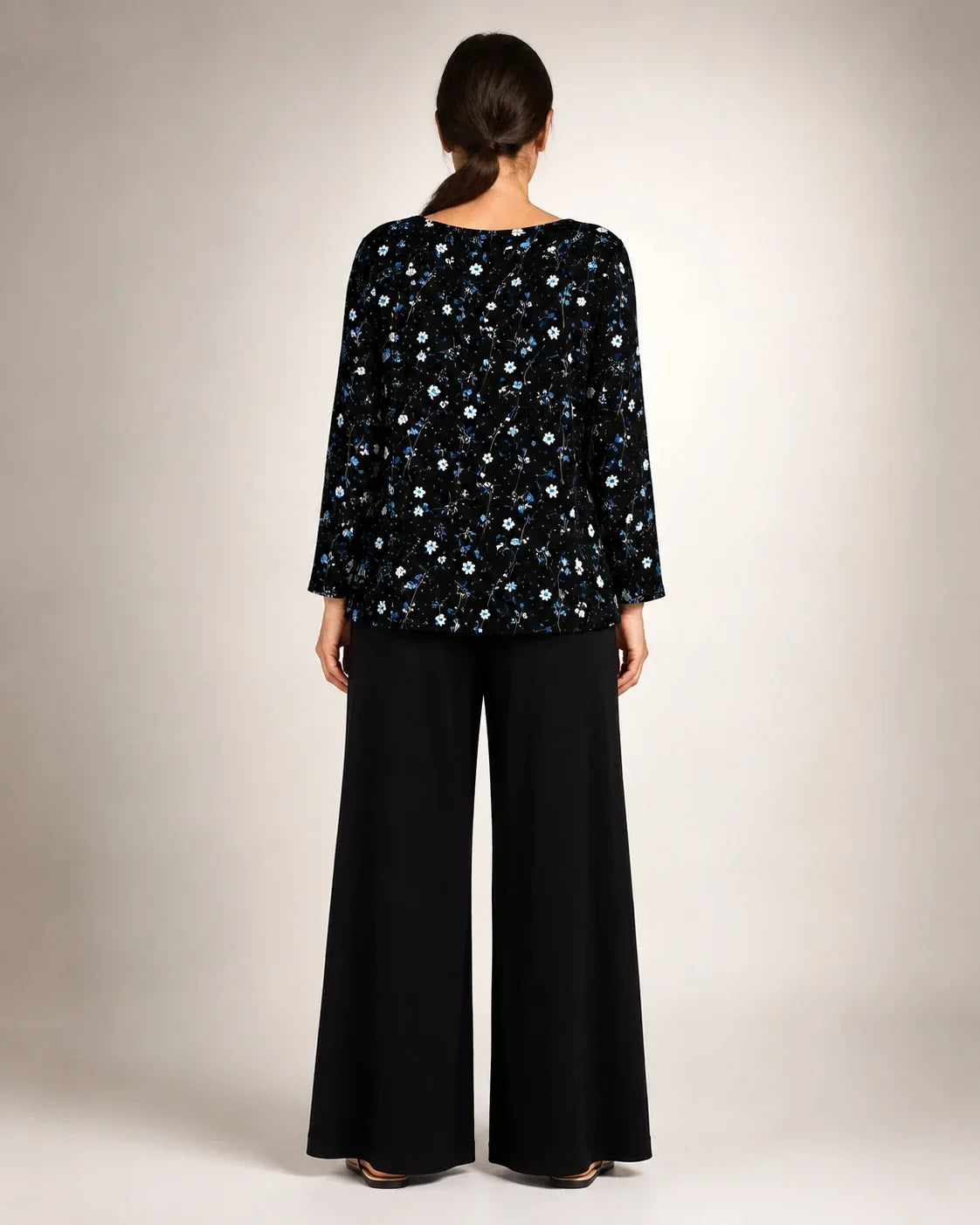 Urbana™ | Conjunto Floral Negro de Pierna Larga