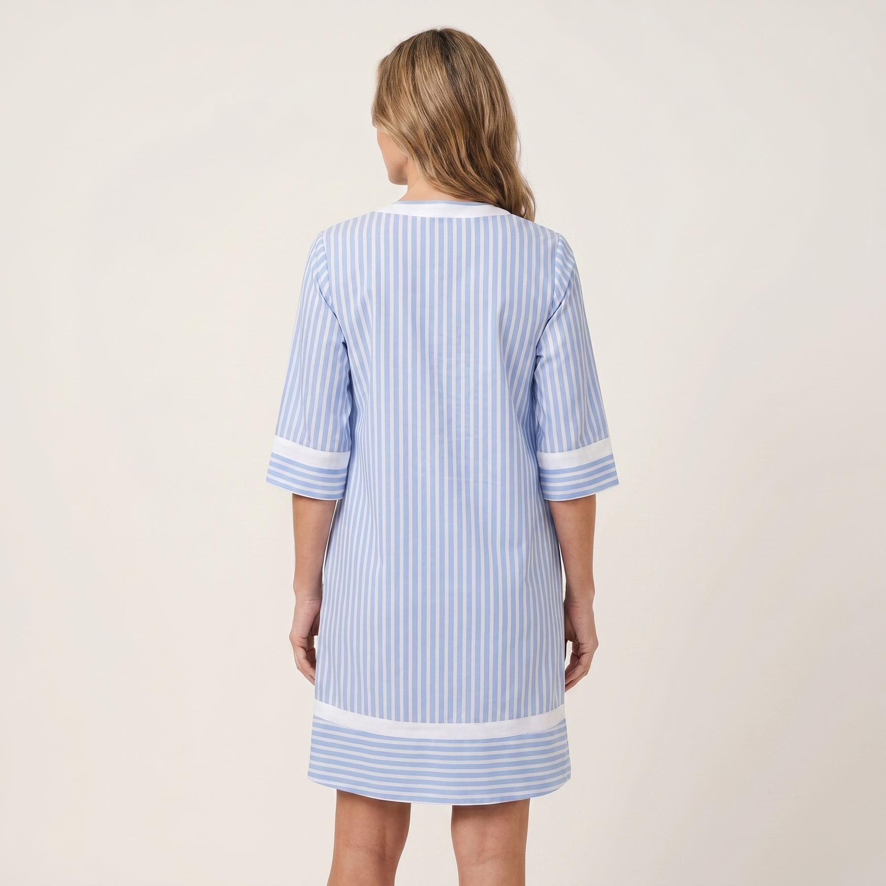 Silvia | Vestido Recto de Rayas en Algodón con Escote en V y Ribete Contraste