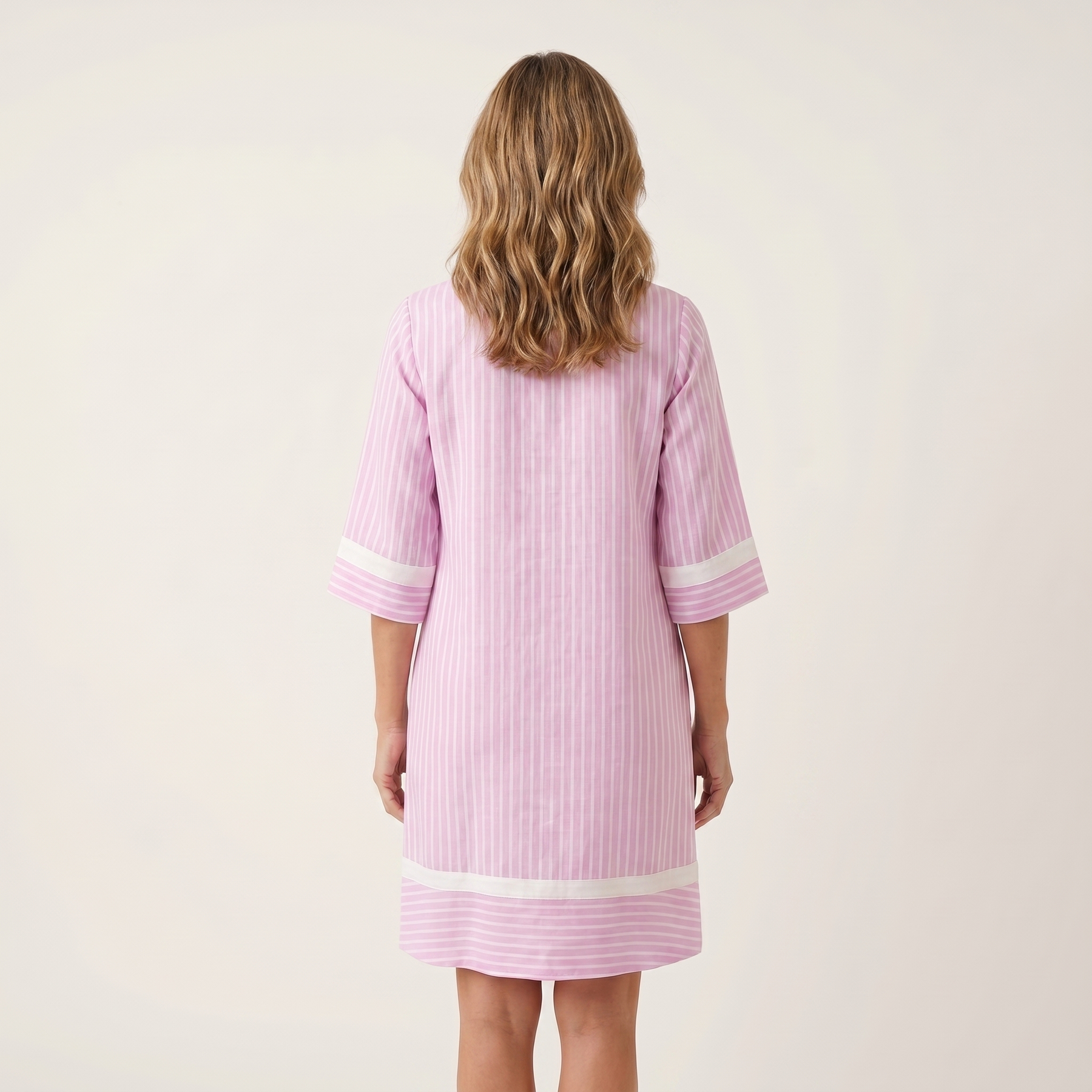 Silvia | Vestido Recto de Rayas en Algodón con Escote en V y Ribete Contraste